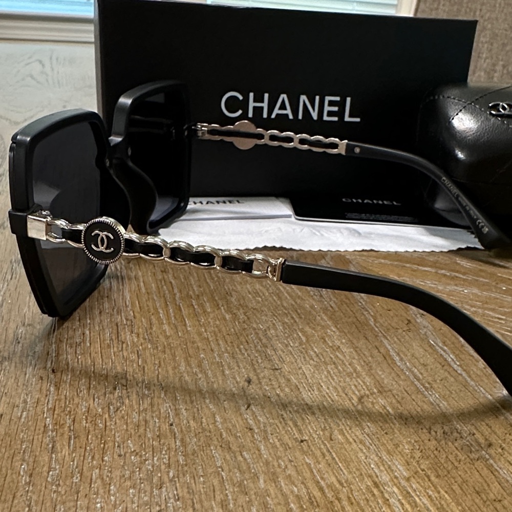 Chanel Black Silver Sunglasses with Case - Picture 4 of 6